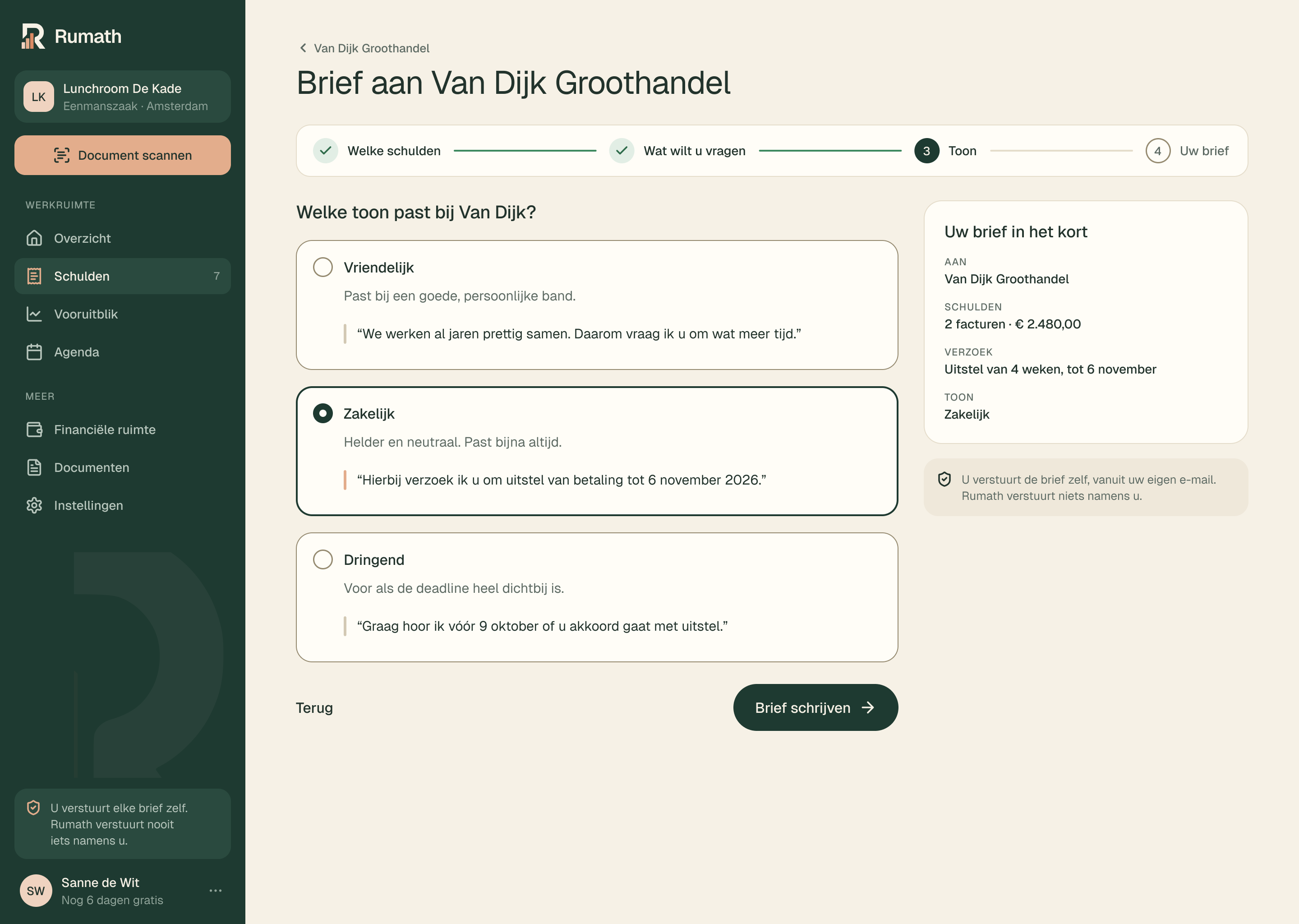Een brief opstellen in Rumath, stap 3 van 4: ‘Welke toon past bij Van Dijk?’ met de keuzes vriendelijk, zakelijk en dringend, elk met een voorbeeldzin.